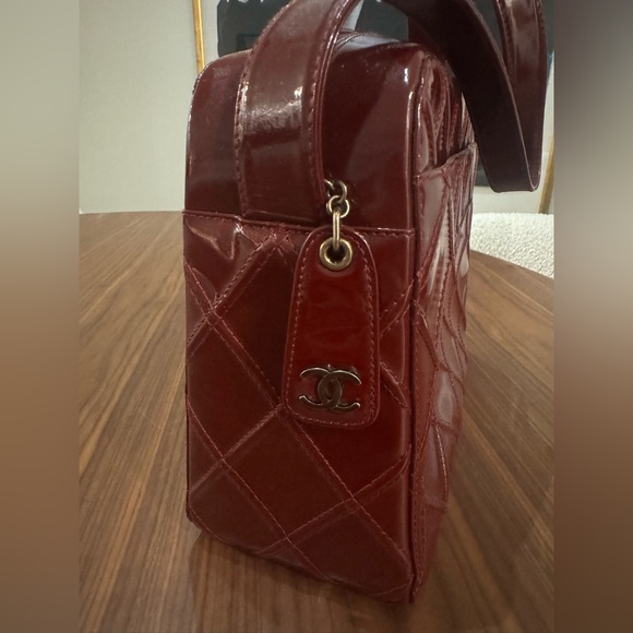 CHANEL MATELASSE PATENT ENAMEL RED SHOULDER BAG - Picture 6 of 6